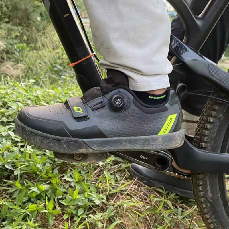 Commuting On Road Bike - AVITUS Buty do rowerów górskich Zapatillas